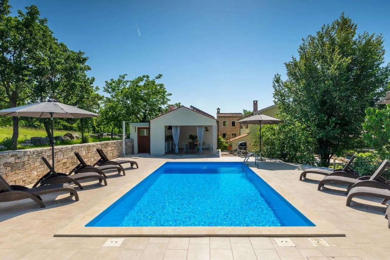 Family Casa Ida With Pool And Grill In Groznjan Vila